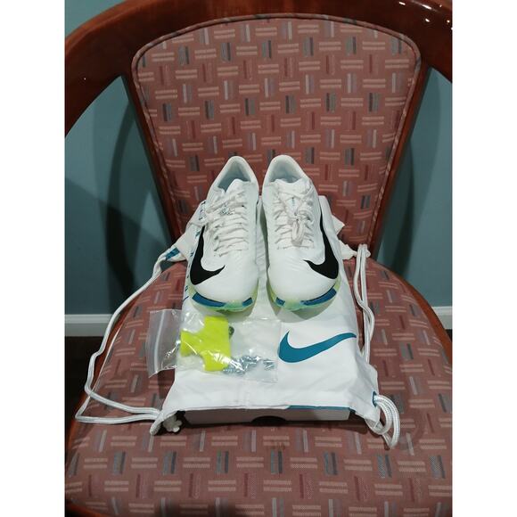 New Mens 4.5/Womens 6 Nike Maxfly 2 White Racing Track Field Spikes FD8395-102 - Picture 1 of 10